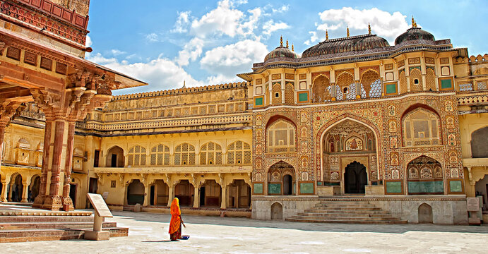 GOLDEN TRIANGLE TOUR PACKAGE